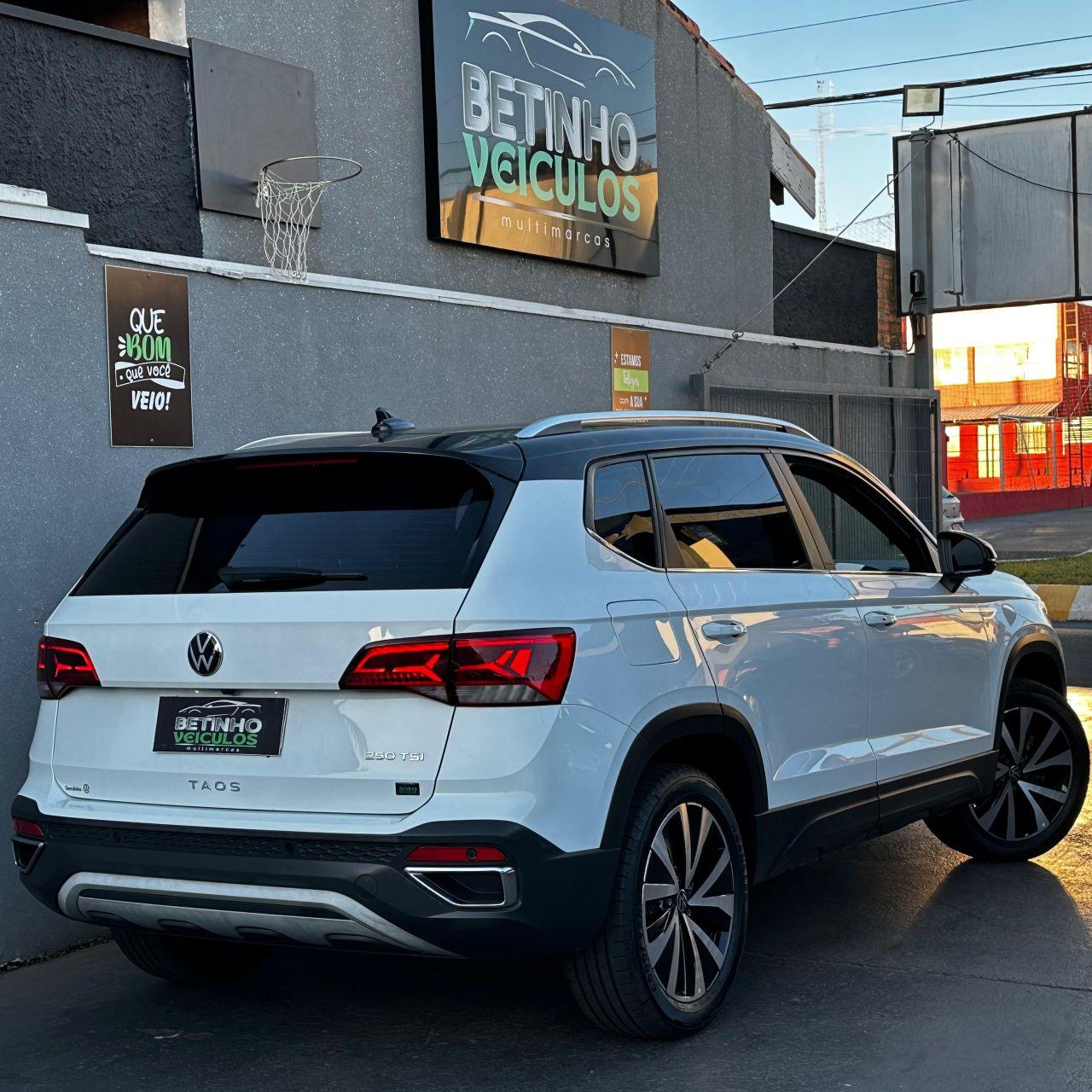 VOLKSWAGEN Taos - Foto