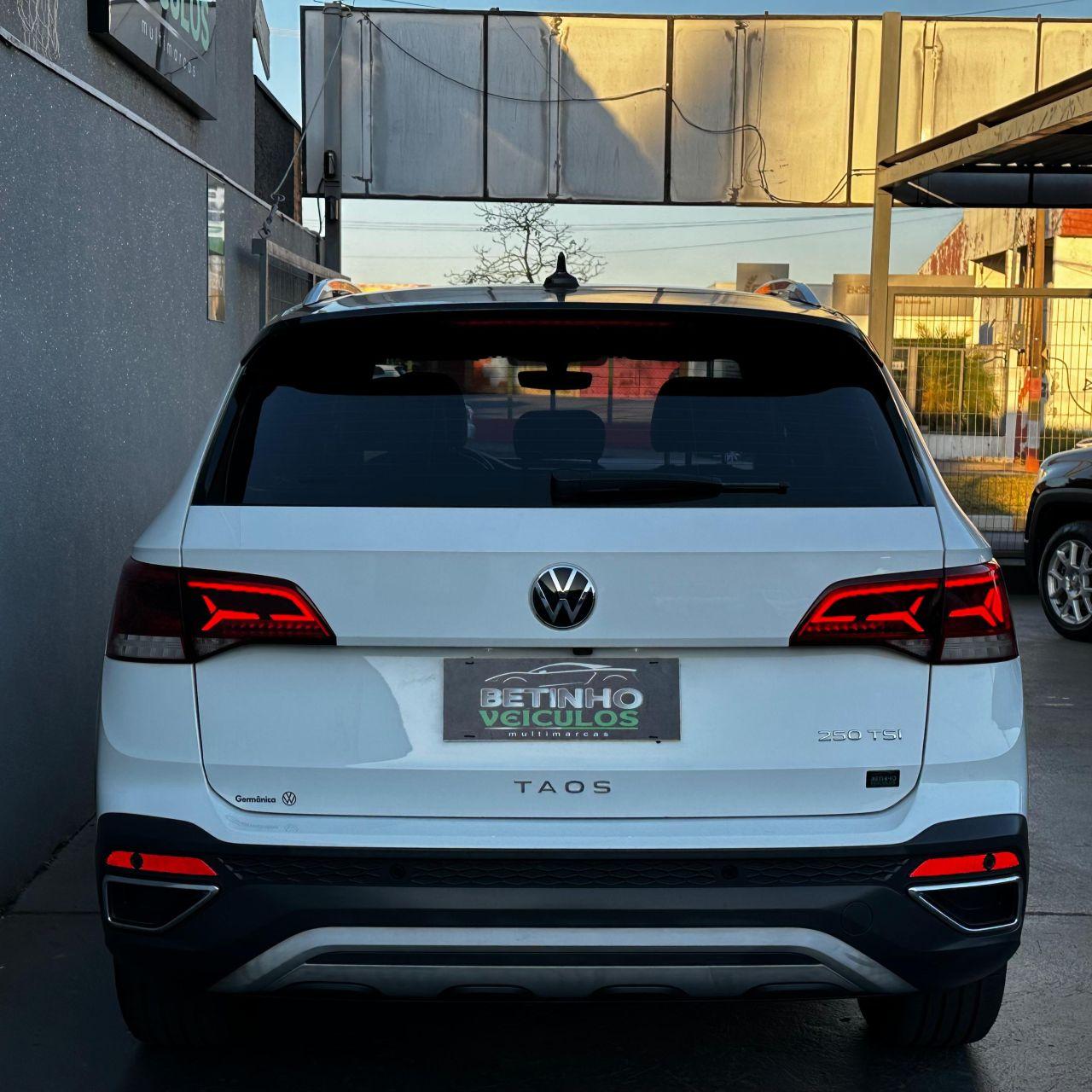 VOLKSWAGEN Taos - Foto