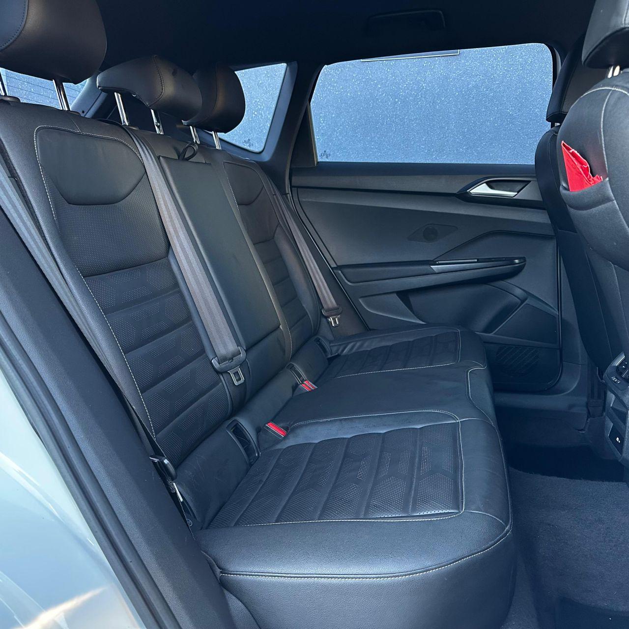 VOLKSWAGEN Taos - Foto