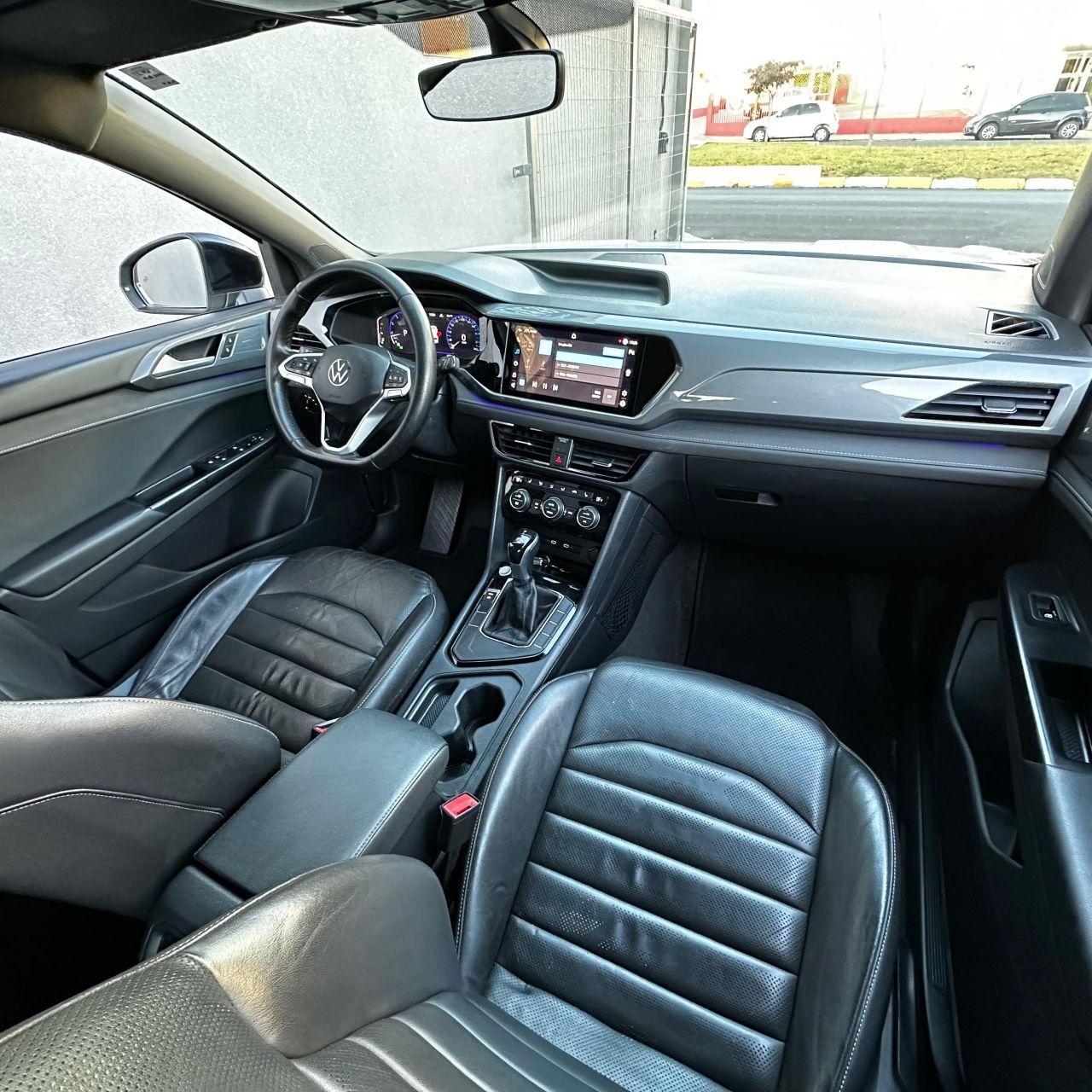 VOLKSWAGEN Taos - Foto