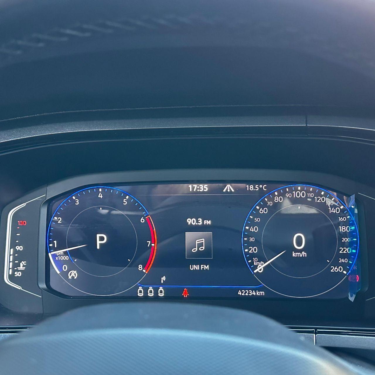 VOLKSWAGEN Taos - Foto