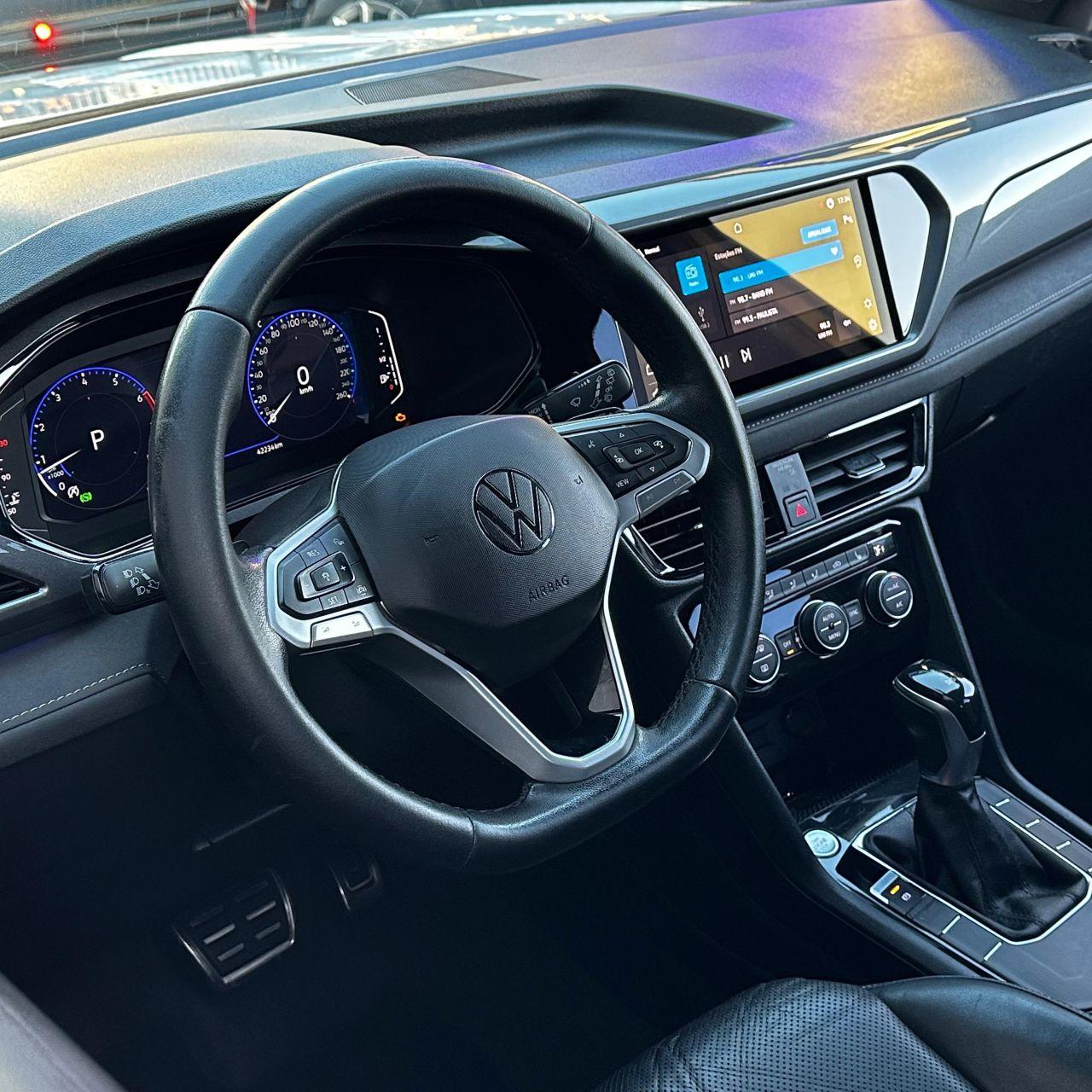 VOLKSWAGEN Taos - Foto