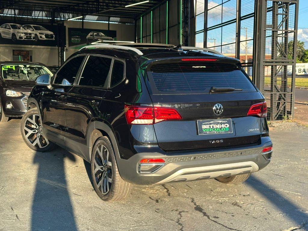 VOLKSWAGEN Taos - Foto