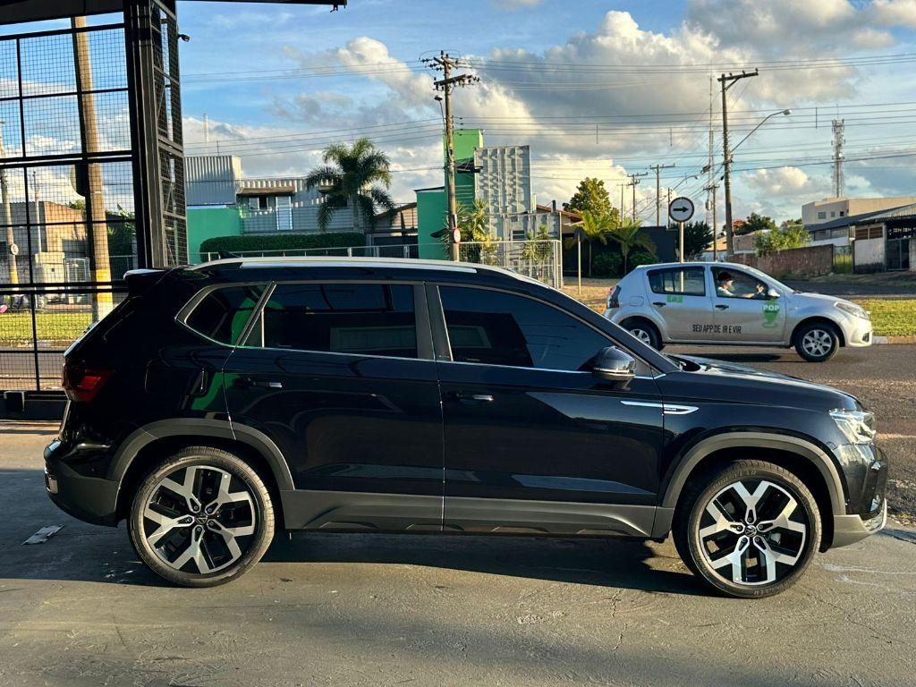 VOLKSWAGEN Taos - Foto