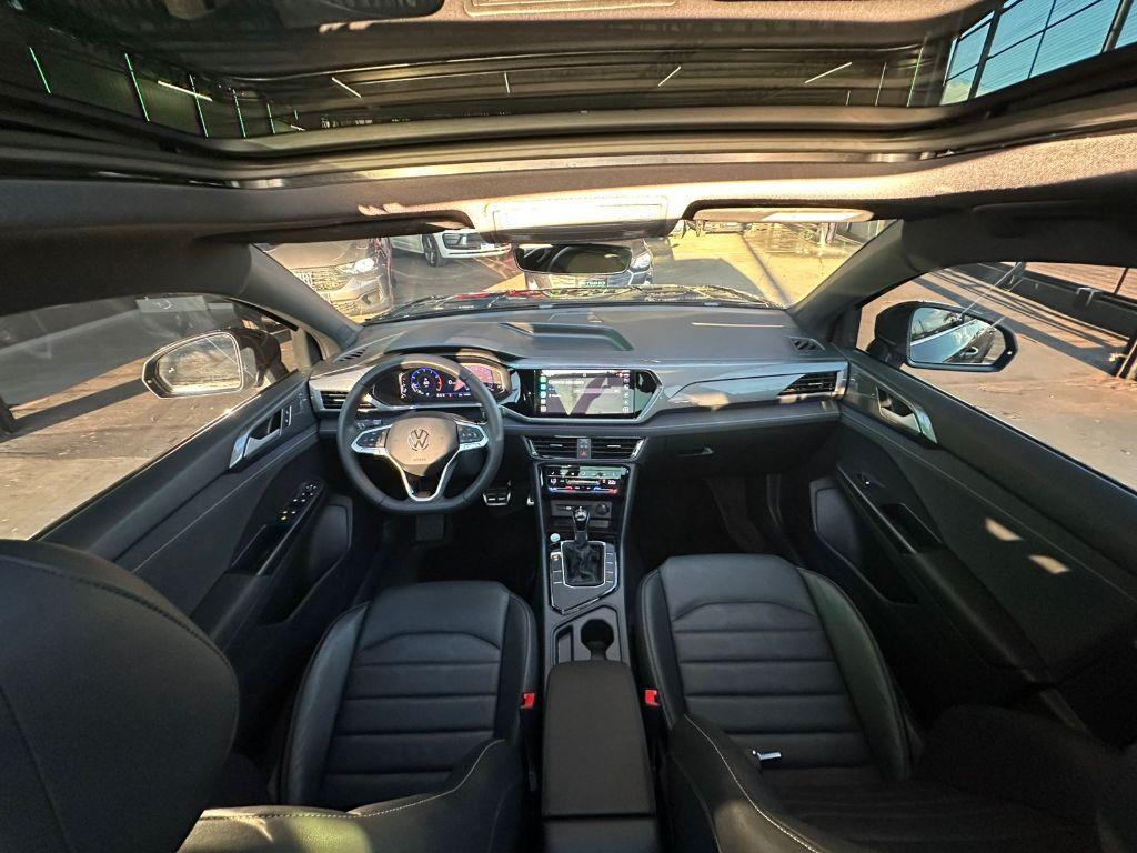 VOLKSWAGEN Taos - Foto