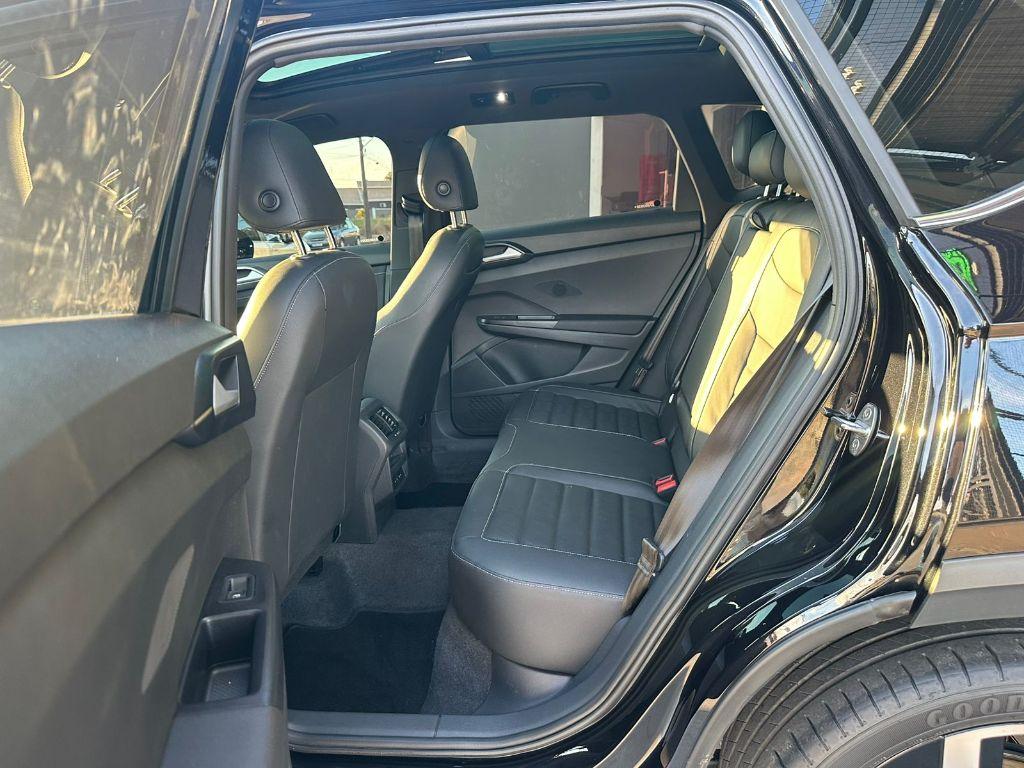 VOLKSWAGEN Taos - Foto