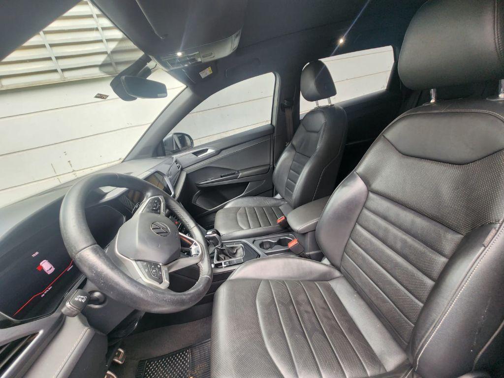 VOLKSWAGEN Taos - Foto