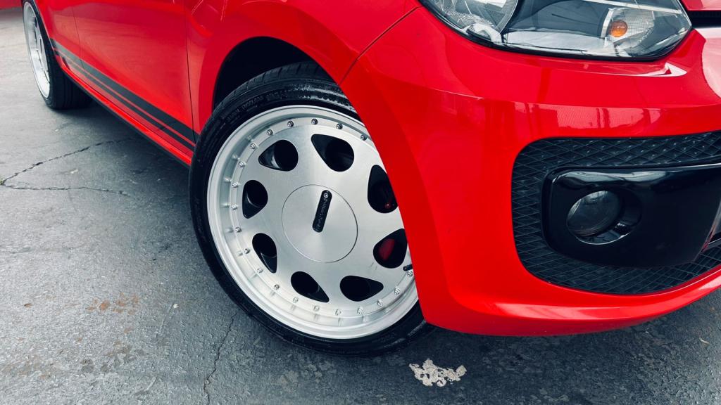 VOLKSWAGEN UP - Foto