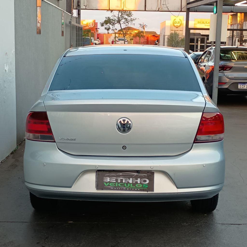 VOLKSWAGEN Voyage - Foto