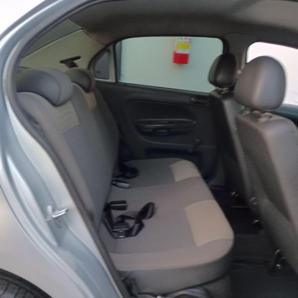 VOLKSWAGEN Voyage - Foto