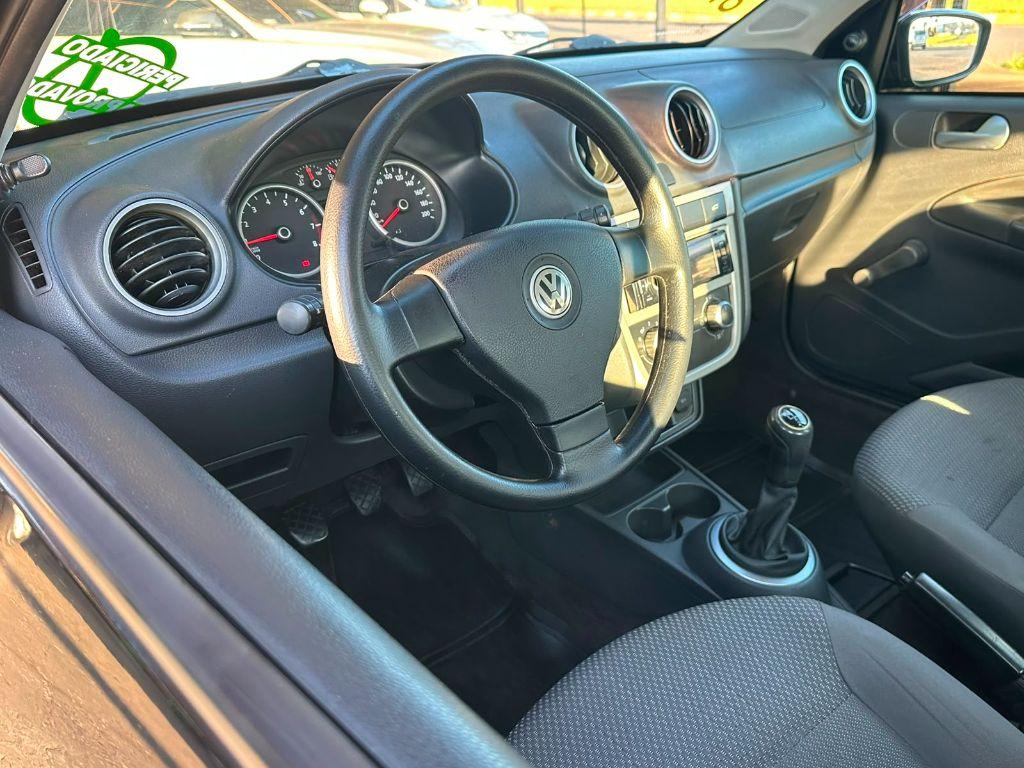 VOLKSWAGEN Voyage - Foto