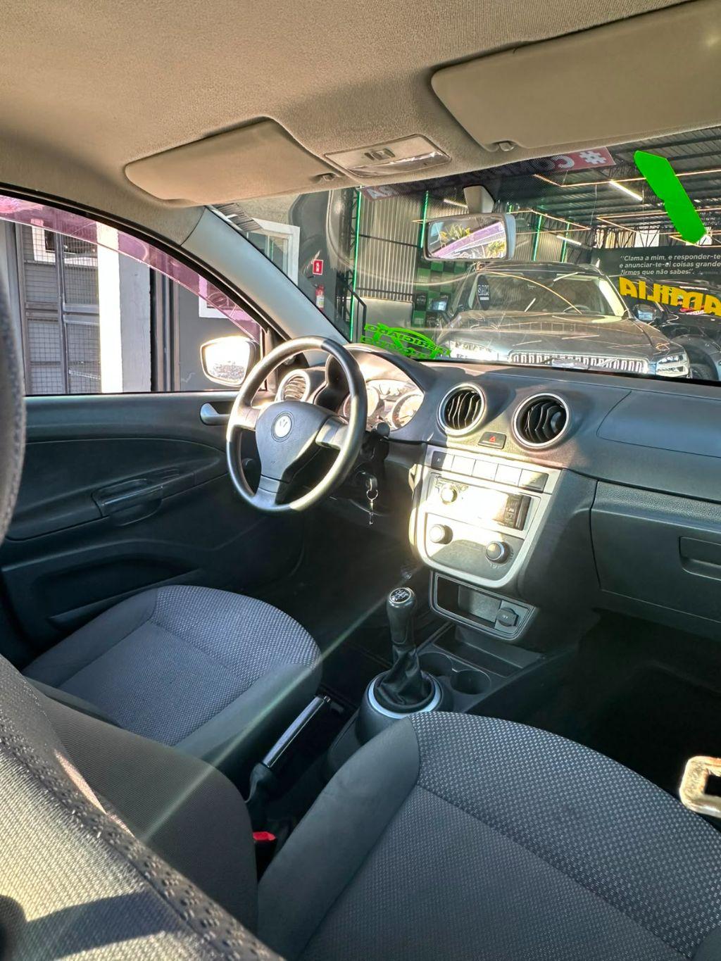 VOLKSWAGEN Voyage - Foto