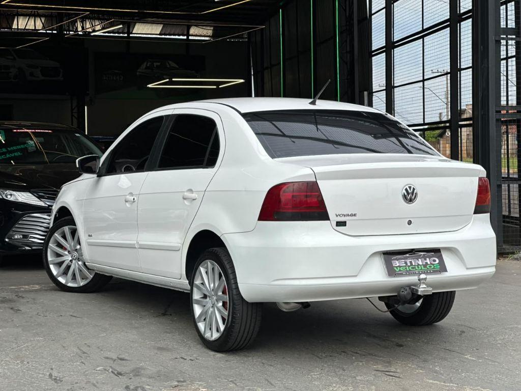VOLKSWAGEN Voyage - Foto