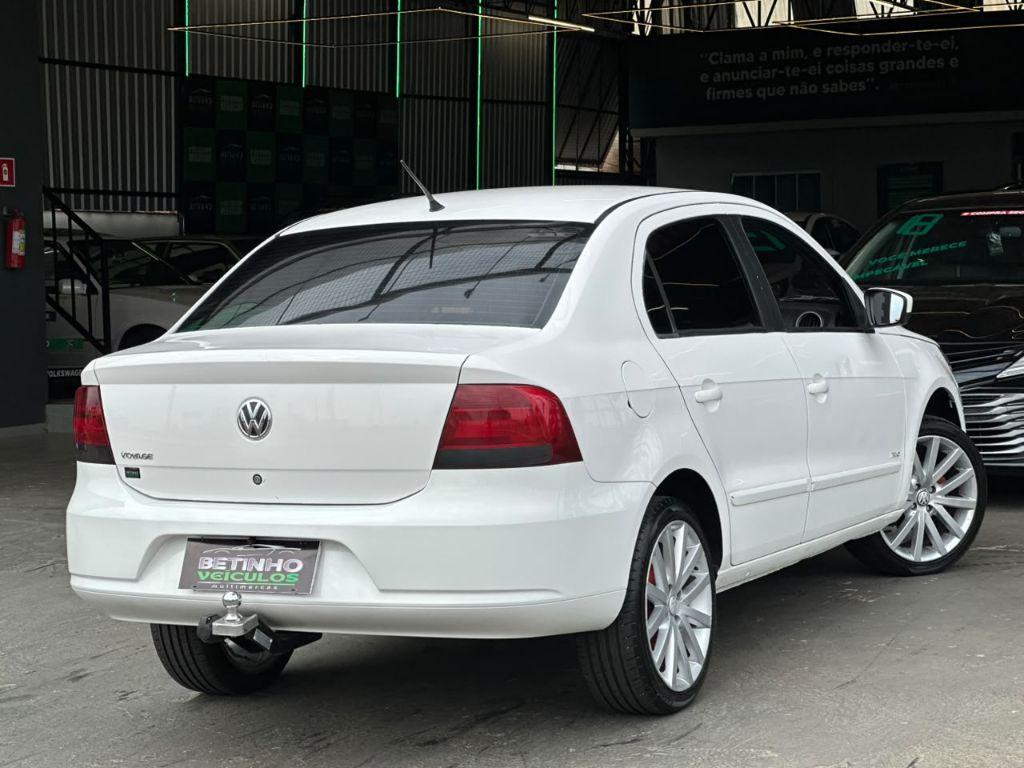 VOLKSWAGEN Voyage - Foto