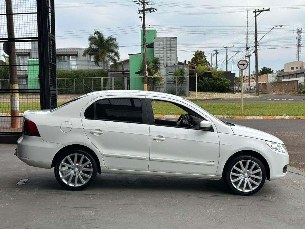 VOLKSWAGEN Voyage - Foto