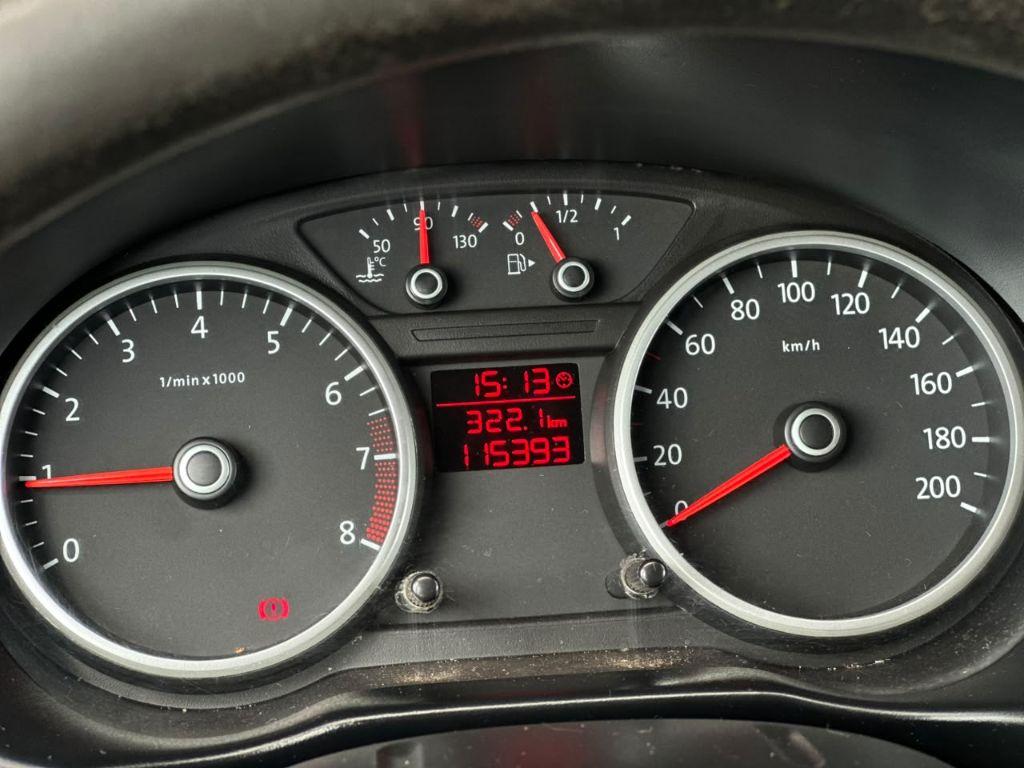 VOLKSWAGEN Voyage - Foto