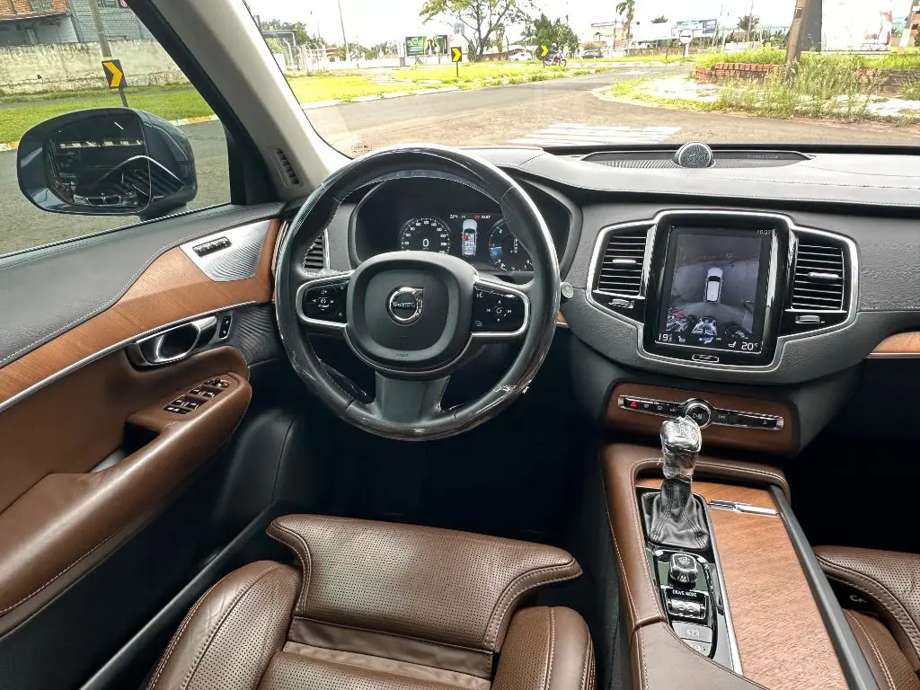VOLVO XC90 - Foto