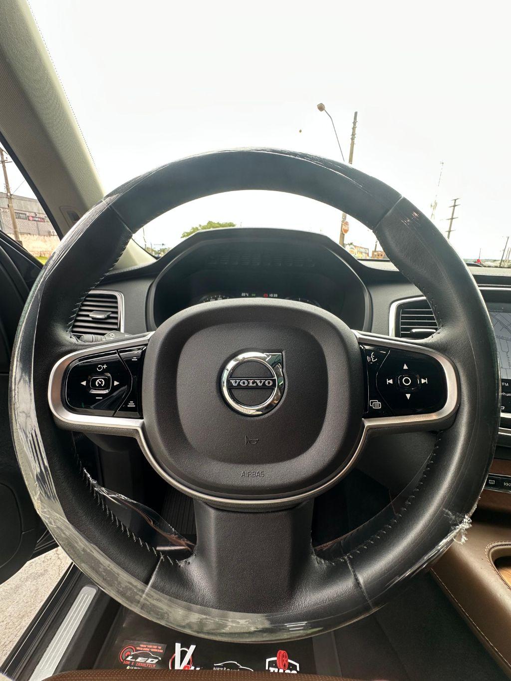 VOLVO XC90 - Foto