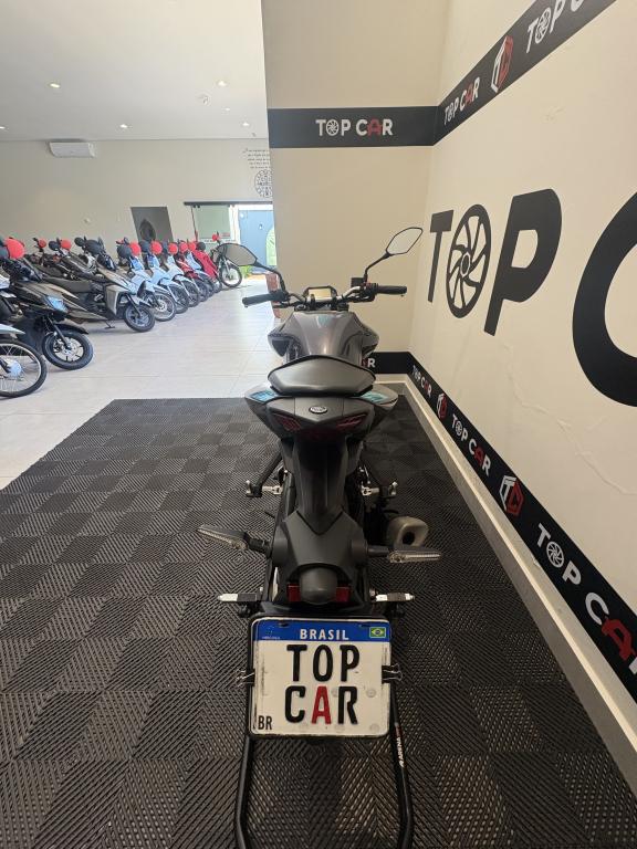 YAMAHA MT-03 300 - Foto