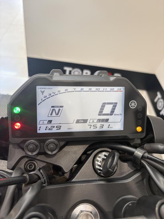 YAMAHA MT-03 300 - Foto
