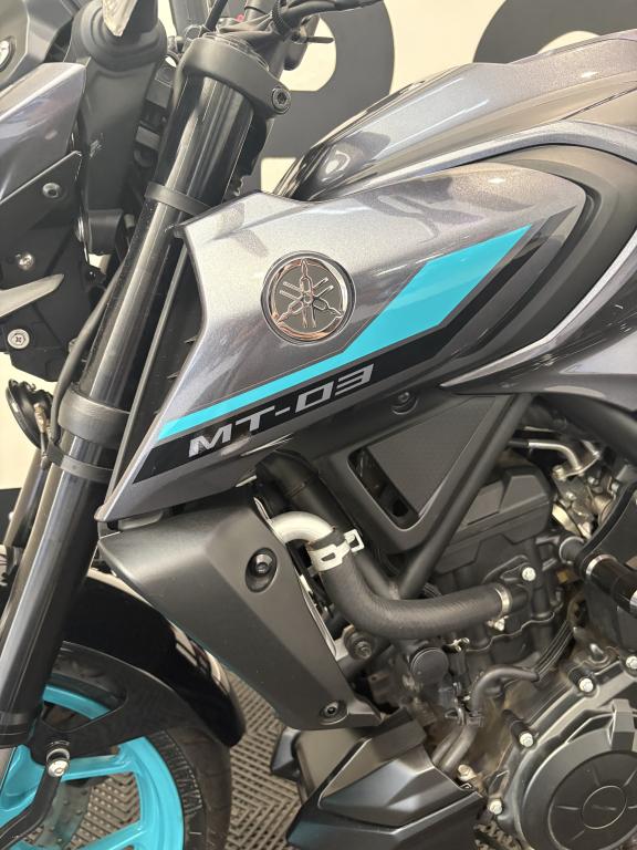 YAMAHA MT-03 300 - Foto