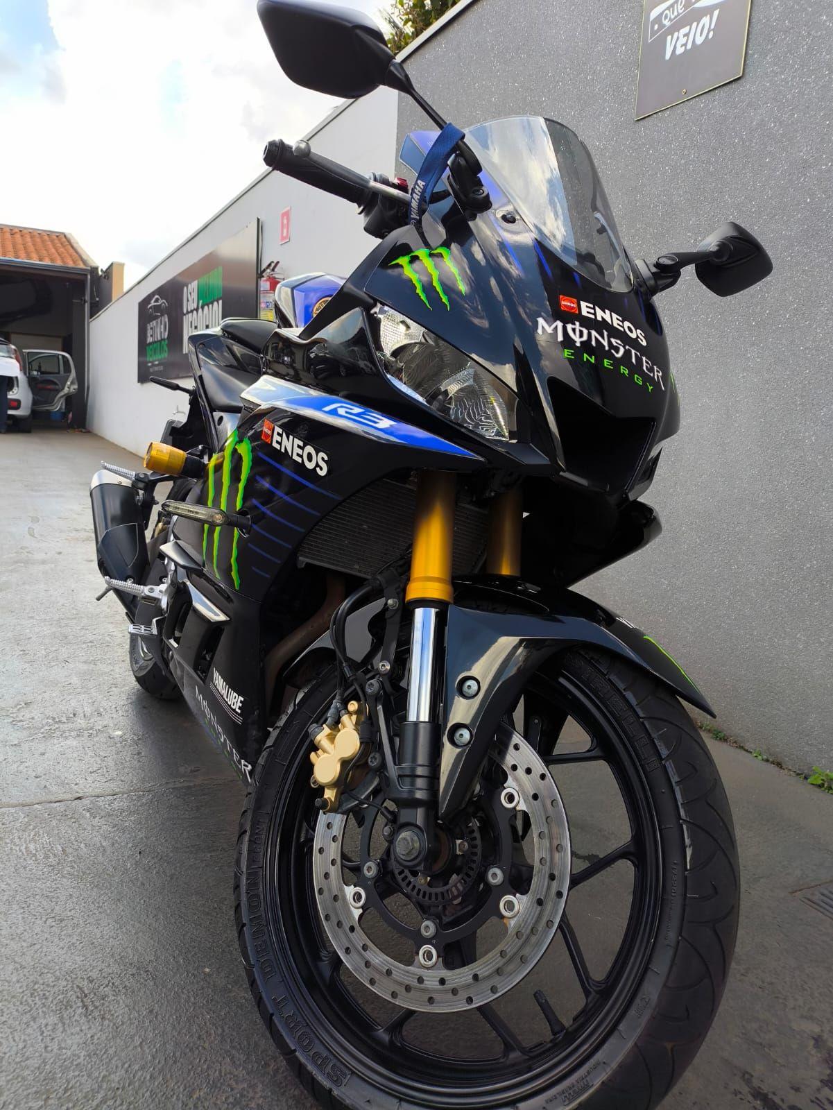 YAMAHA YZF R3 320 - Foto