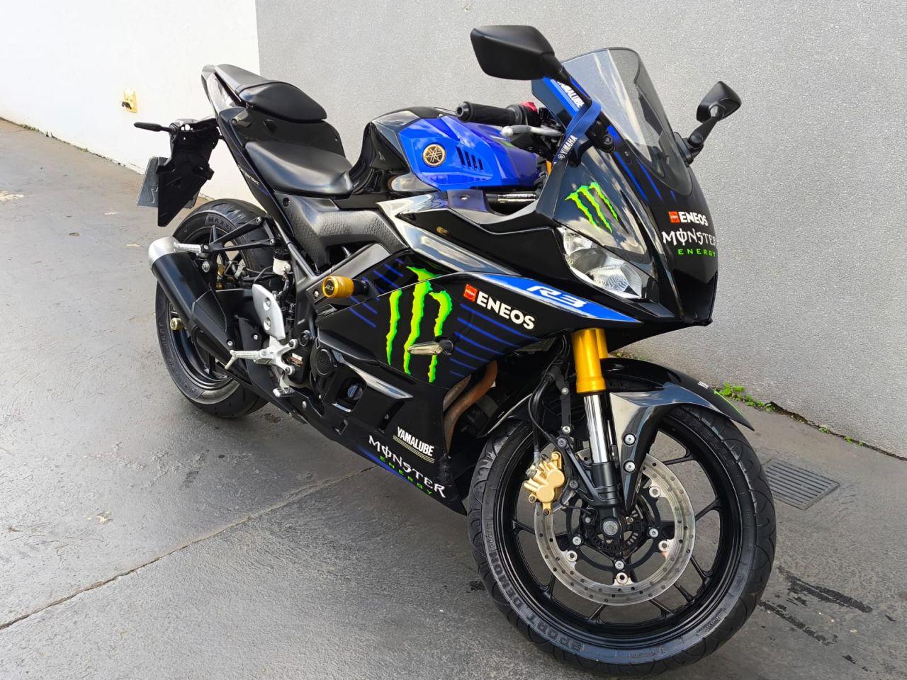 YAMAHA YZF R3 320 - Foto