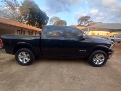 RAM 1500 5.7 V8 CLASSIC LARAMIE CABINE DUPLA 4X4 AUTOM�TICO