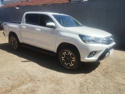 TOYOTA Hilux Caminhonete 2.8 16V 4P SR 4X4 DIESEL CABINE DUPLA AUTOM�TICO