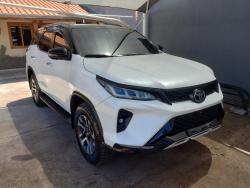 TOYOTA Hilux SW4 2.8 4P SRX 4X4 DIAMOND 7 LUGARES TURBO DIESEL AUTOMTICO