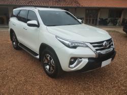 TOYOTA Hilux SW4 2.8 4P SRX 4X4 DIAMOND 7 LUGARES TURBO DIESEL AUTOMTICO