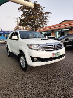 TOYOTA Hilux SW4 3.0 16V 4P SRV 4X4 7 LUGARES TURBO DIESEL AUTOMTICO