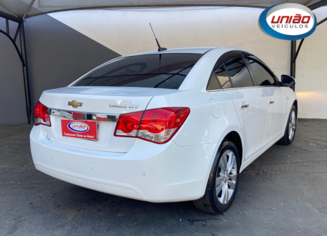 CHEVROLET Cruze Sedan 1.8 16V 4P LTZ ECOTEC FLEX AUTOM�TICO, Foto 5