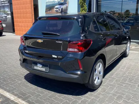 CHEVROLET Onix Hatch 1.0 12V 4P FLEX LTZ TURBO, Foto 4 CHEVROLET Onix Hatch 1.0 12V 4P FLEX LTZ TURBO, Foto 4