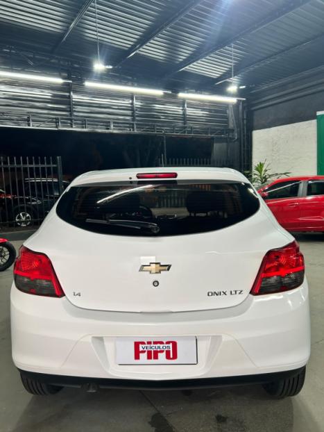 CHEVROLET Onix Hatch 1.4 4P FLEX LTZ, Foto 8