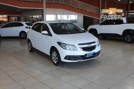 CHEVROLET Onix Hatch 1.4 4P FLEX LT, Foto 3