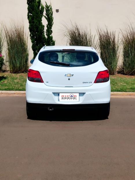 CHEVROLET Onix Hatch 1.4 4P FLEX LTZ, Foto 5