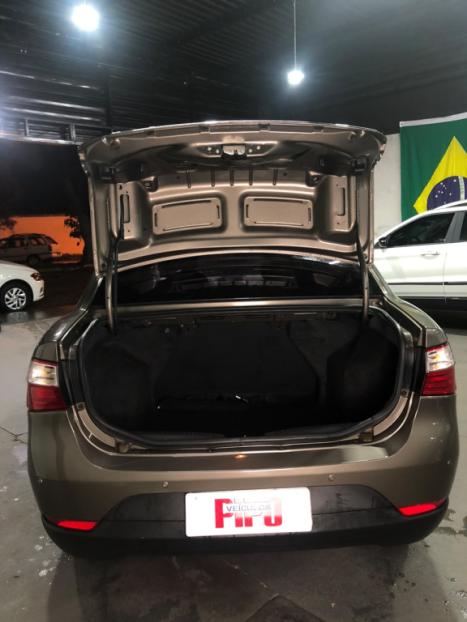 FIAT Grand Siena 1.6 16V 4P FLEX ESSENCE DUALOGIC AUTOMATIZADO, Foto 8