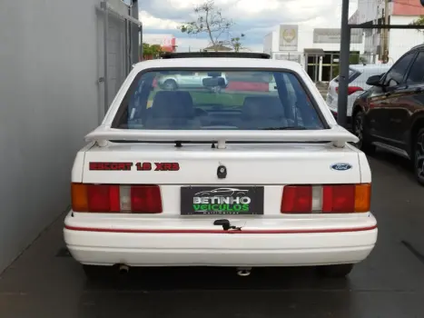 FORD Escort 1.8 XR3, Foto 9 FORD Escort 1.8 XR3, Foto 9