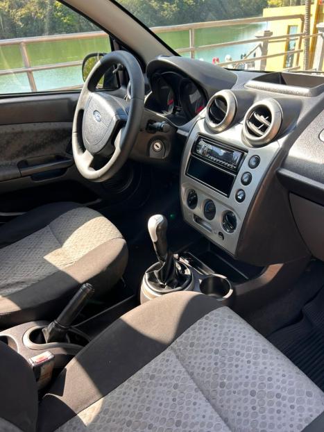 FORD Fiesta Hatch 1.6, Foto 14