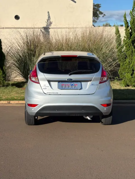 FORD Fiesta Hatch 1.6 16V 4P FLEX TITANIUM POWERSHIFT AUTOM�TICO, Foto 5