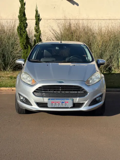 FORD Fiesta Hatch 1.6 16V 4P FLEX TITANIUM POWERSHIFT AUTOM�TICO, Foto 2