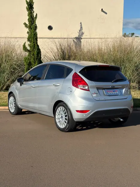 FORD Fiesta Hatch 1.6 16V 4P FLEX TITANIUM POWERSHIFT AUTOM�TICO, Foto 6