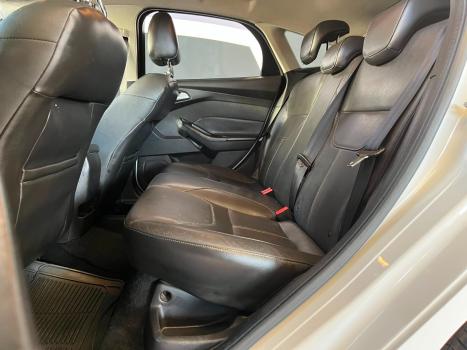 FORD Focus Hatch 1.6 16V 4P FLEX GL, Foto 7