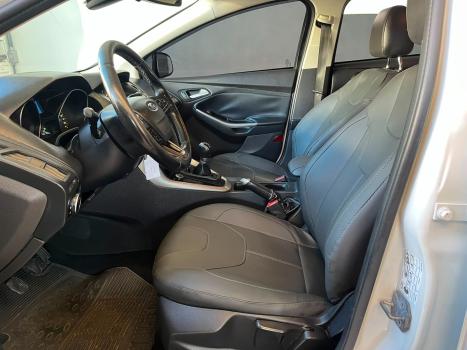 FORD Focus Hatch 1.6 16V 4P FLEX GL, Foto 11