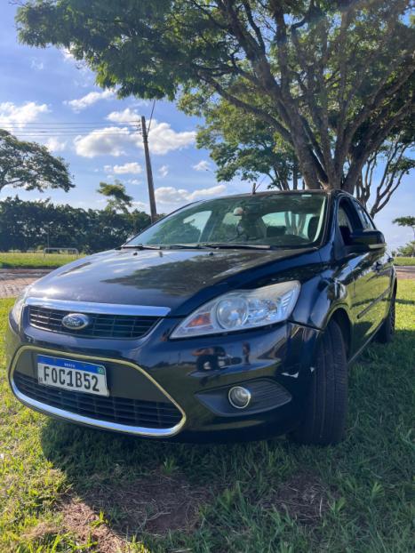 FORD Focus Sedan 2.0 16V 4P GHIA, Foto 1