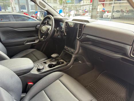 FORD Ranger 3.0 V6 4X4 LIMITED PLUS TURBO DIESEL CABINE DUPLA AUTOMTICO, Foto 4