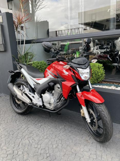HONDA CB 250 F Twister , Foto 3