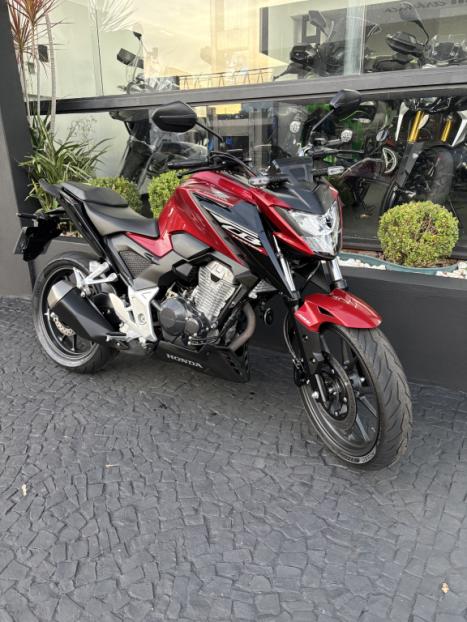 HONDA CB 300 F Twister FLEX ABS, Foto 3