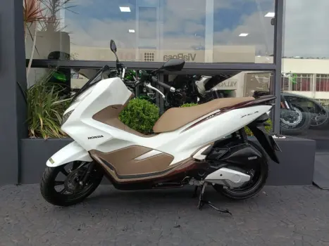 HONDA PCX 150 DLX, Foto 2